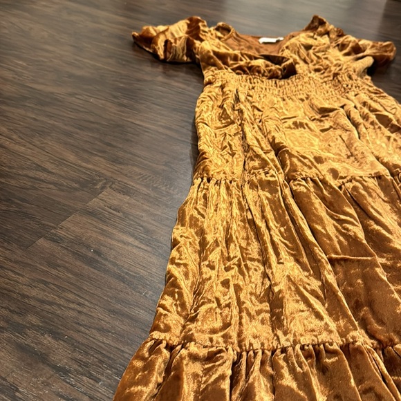 The Somerset Maxi Dress Velvet by Anthropology
Color: “Bamboo”; Size: Small - Picture 5 of 10